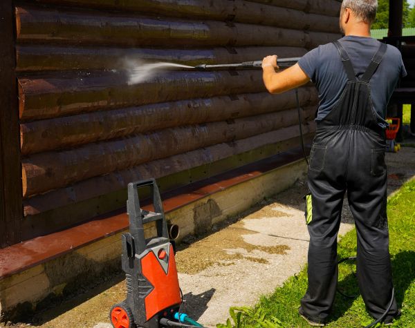 Log Home Pressure Washing in Round Rock