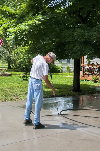 Driveway Concrete Cleaning in Round Rock